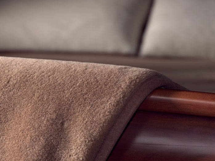 Blanket. Camel wool Diamond
