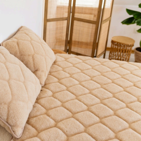 Enaste Camel Wool Blanket, beige